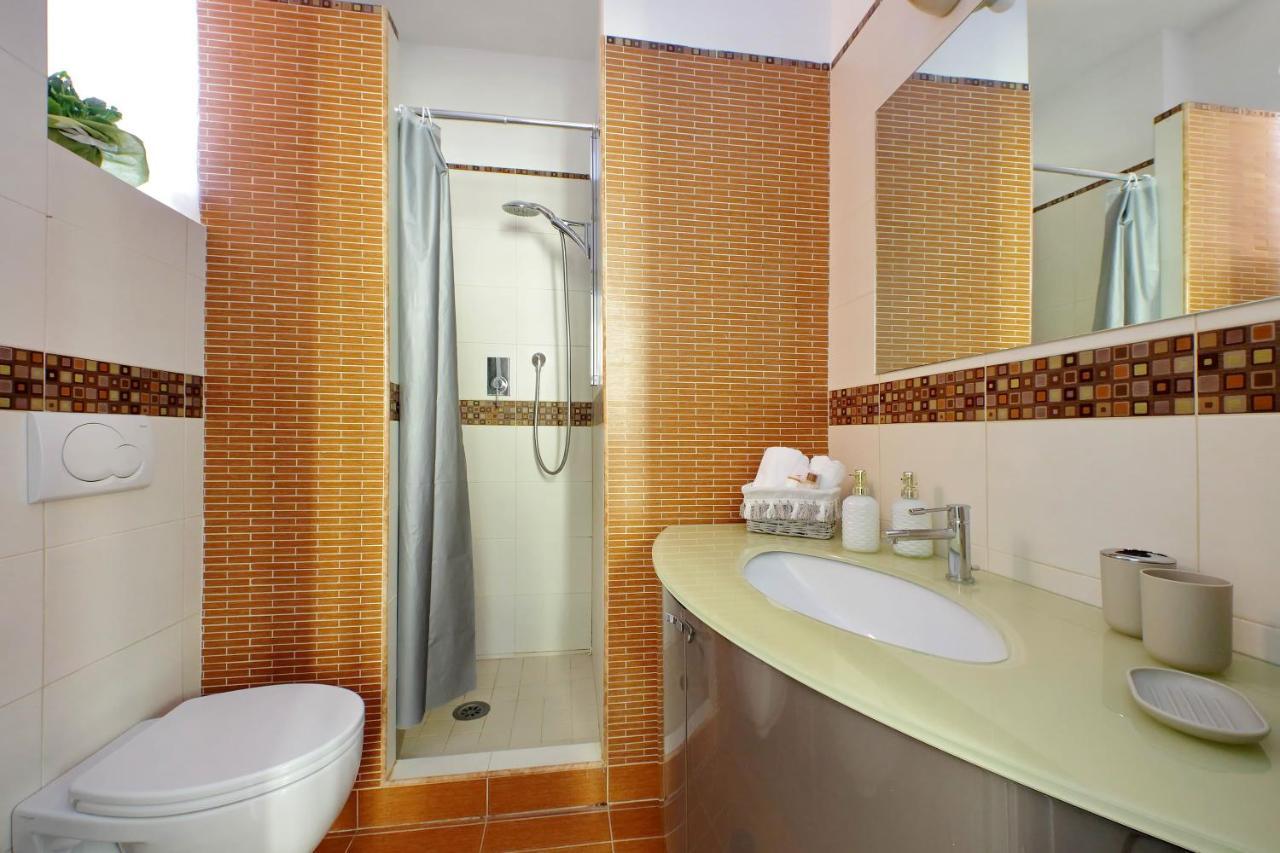 Luxury Apartment Vaticano-S'Peter Basilica - Netflix Wifi - Aircond Рим Экстерьер фото
